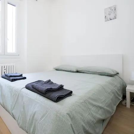 Apartment 4 Stops From The Center *